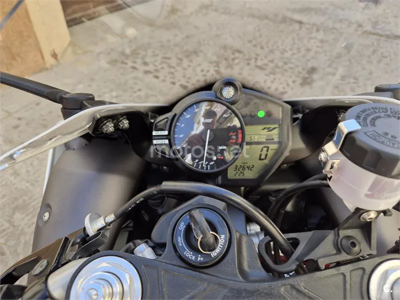 Yamaha R1 – Vista 6