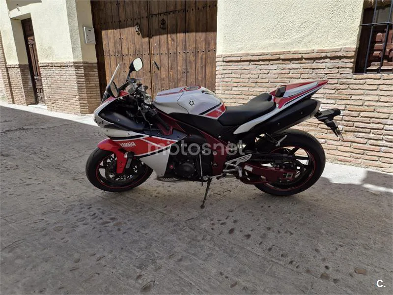 Yamaha R1 – Vista 8