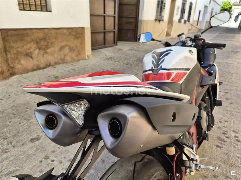 Yamaha R1 – Vista 10