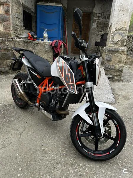 KTM 690 Duke – Vista 2