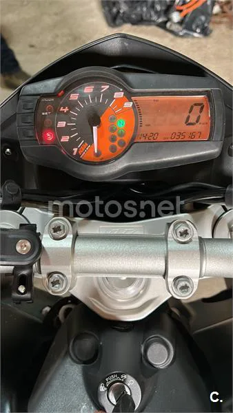 KTM 690 Duke – Vista 6