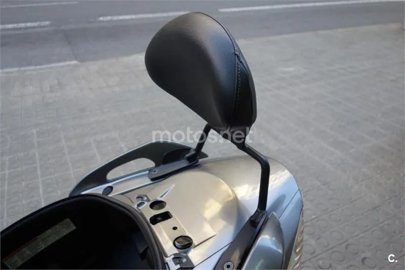 Suzuki Burgman 200 – Vista 12