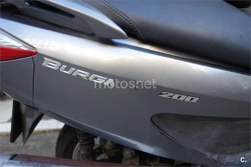 Suzuki Burgman 200 – Vista 5