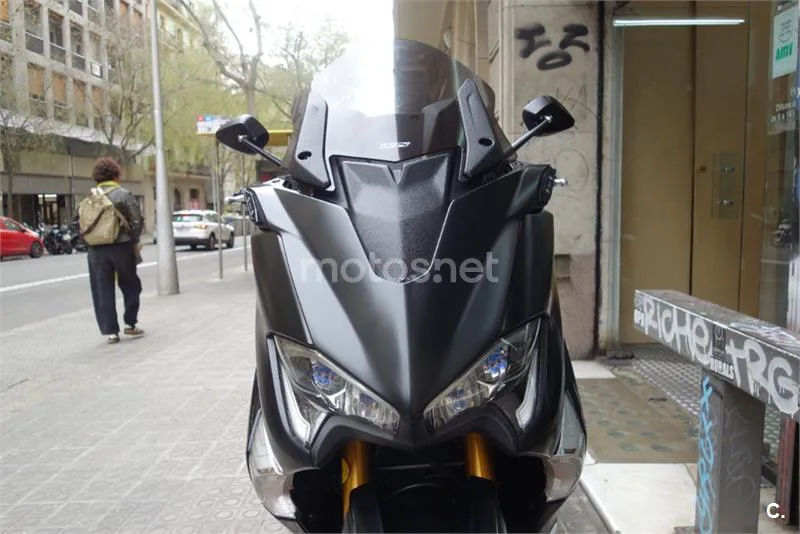Yamaha TMAX 530 – Vista 10
