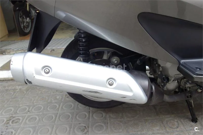 Suzuki Burgman 200 – Vista 12