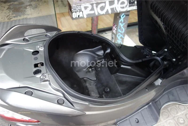 Suzuki Burgman 200 – Vista 13