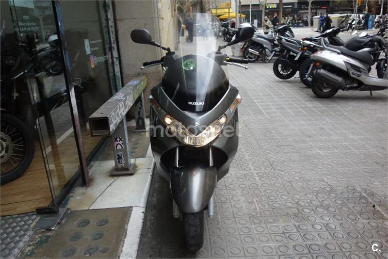 Suzuki Burgman 200 – Vista 5