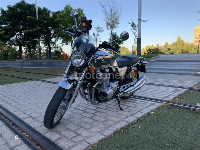 Honda CB 1100 – Vista 5