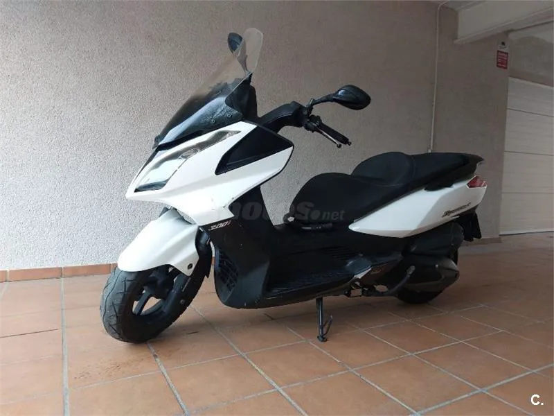 Kymco Super Dink 300i – Vista 2