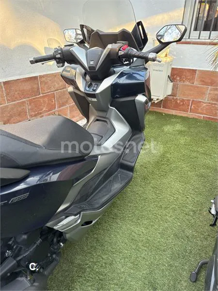 Honda Forza – Vista 8