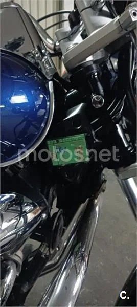Suzuki Intruder 250 – Vista 3