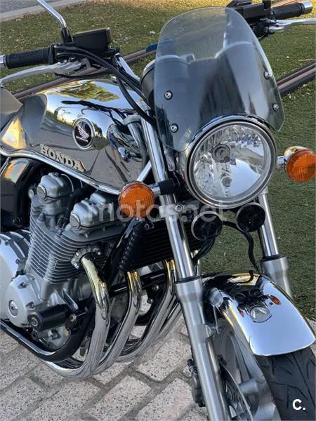 Honda CB 1100 – Vista 4