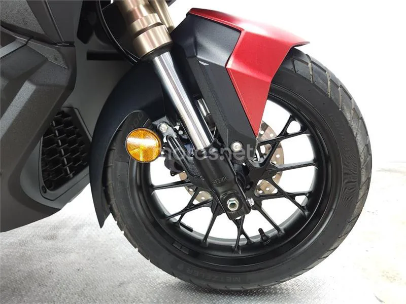 Honda ADV 350 – Vista 11