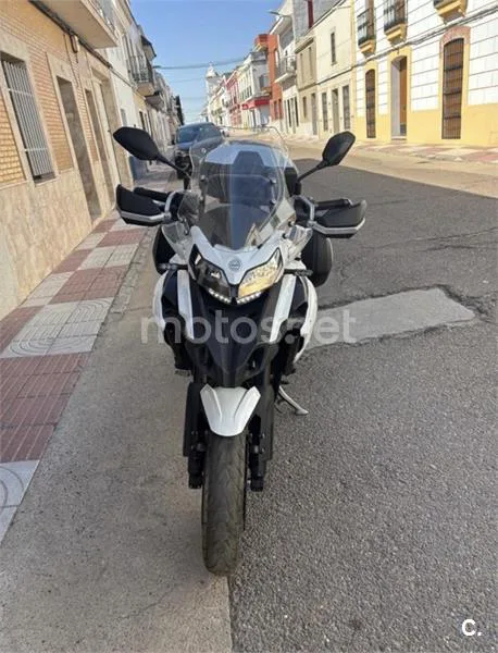 Benelli TRK 502 – Vista 2