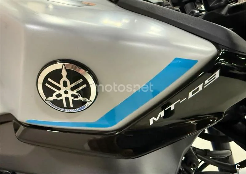 Yamaha MT-09 – Vista 12