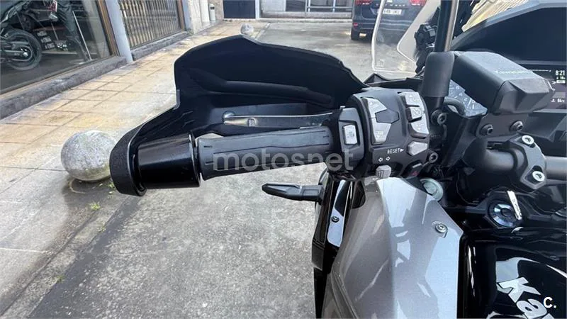 Kawasaki Versys 1100 – Vista 10