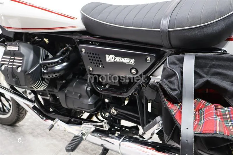 Moto Guzzi V9 – Vista 14