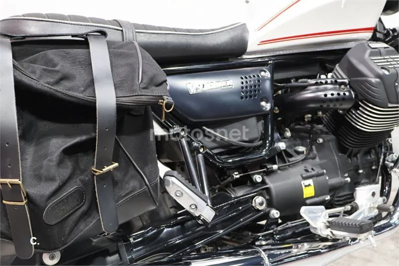 Moto Guzzi V9 – Vista 15