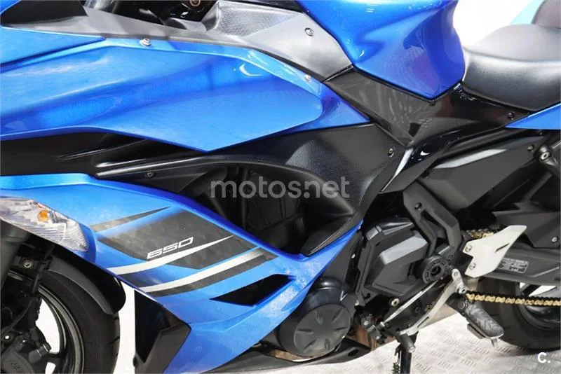 Kawasaki Ninja 650 – Vista 13