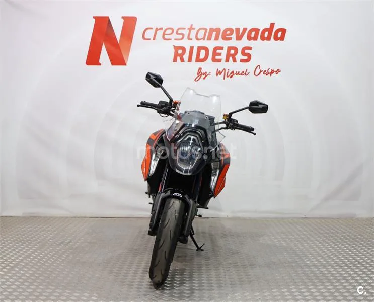 KTM 1290 Super Duke GT – Vista 5