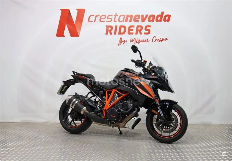 KTM 1290 Super Duke GT – Vista 6