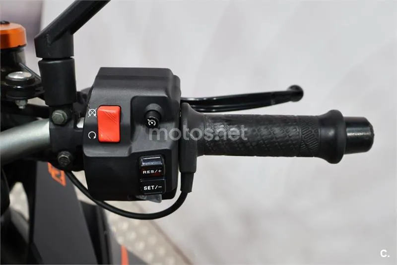 KTM 1290 Super Duke GT – Vista 9