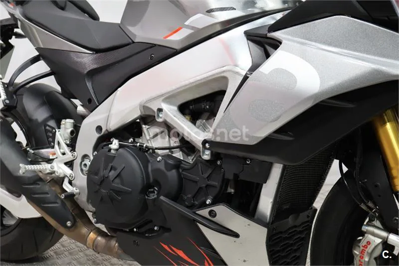 Aprilia Tuono V4 1100 – Vista 12