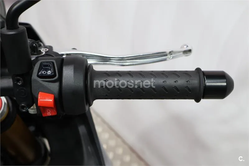 Aprilia Tuono V4 1100 – Vista 9