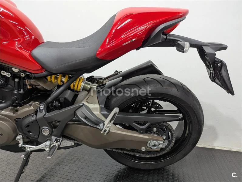 Ducati Monster 821 – Vista 4