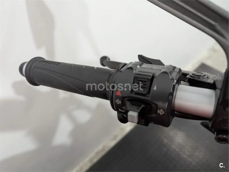 Ducati Monster 821 – Vista 10