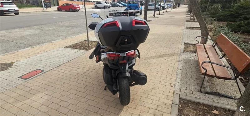 Yamaha XMAX 300 – Vista 4