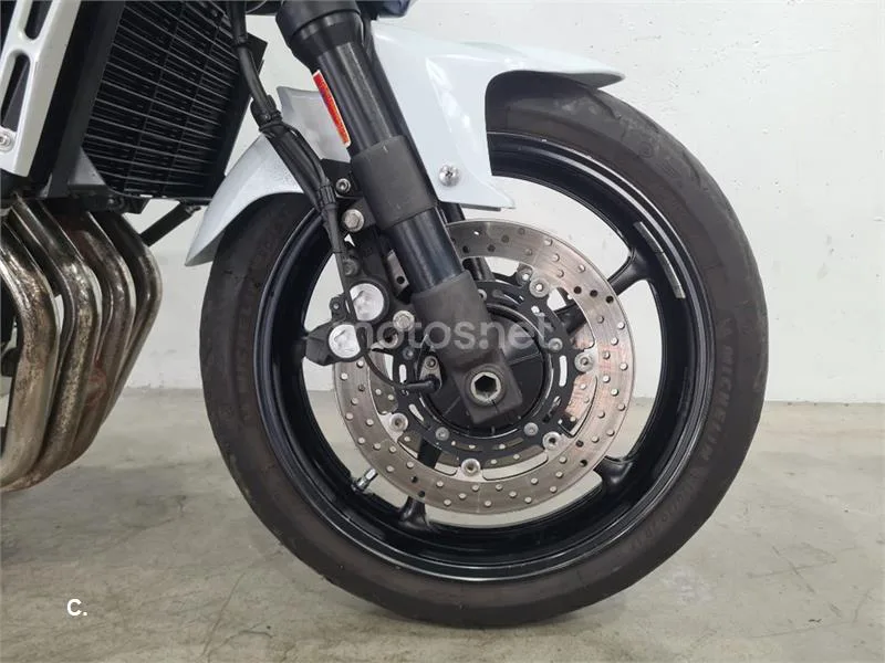 Yamaha FZ6 Fazer – Vista 13