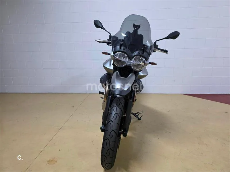 Moto Guzzi V85 TT – Vista 3