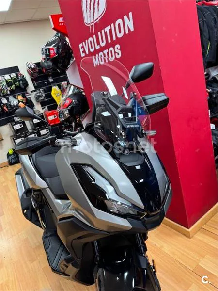 Honda ADV 350 – Vista 3