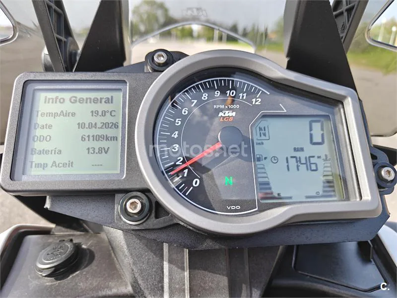 KTM 1090 Adventure - Vista 9