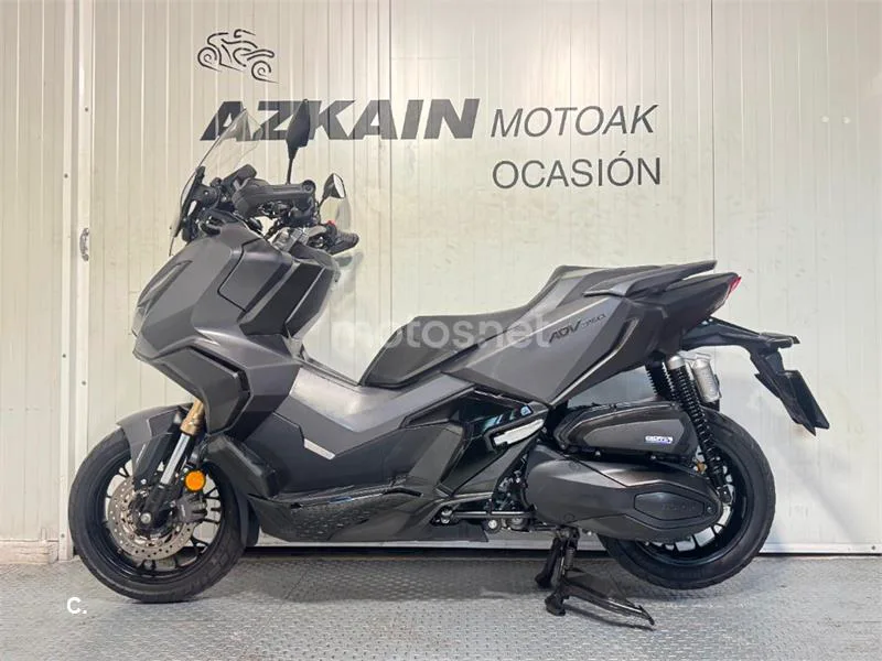 Honda ADV 350 – Vista 3