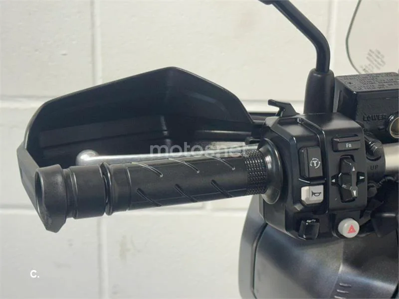 Honda ADV 350 – Vista 5