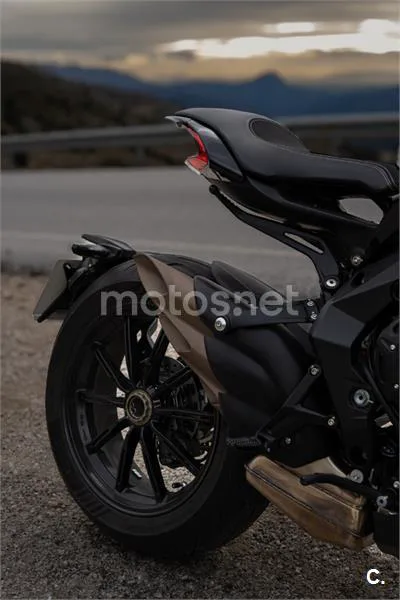 MV Agusta Dragster 800 – Vista 10