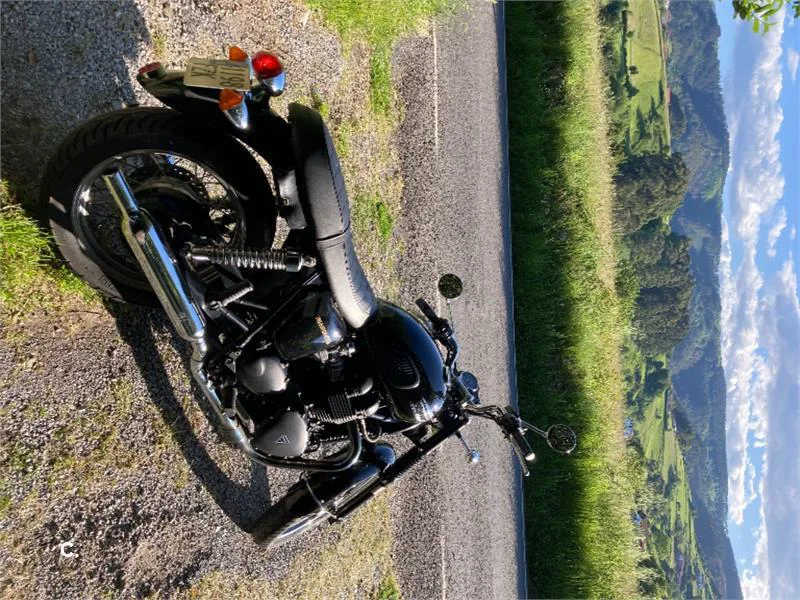 Triumph Bonneville T100 – Vista 2