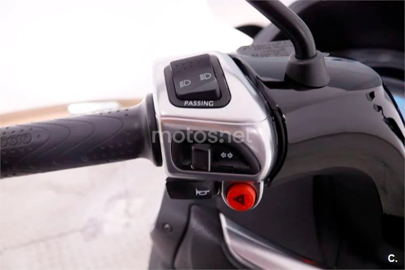Piaggio MP3 500 LT Sport – Vista 11