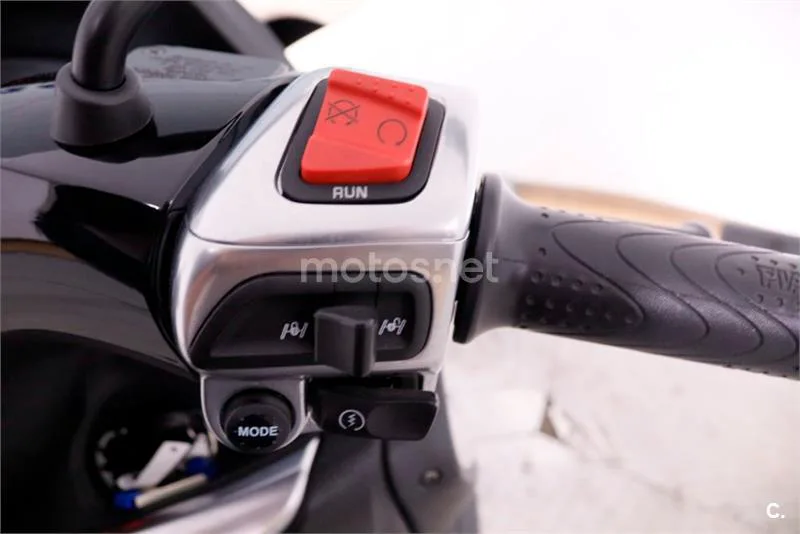 Piaggio MP3 500 LT Sport – Vista 13