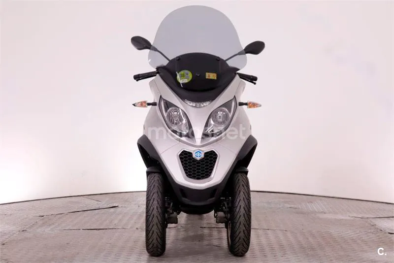 Piaggio MP3 500 LT Sport – Vista 3