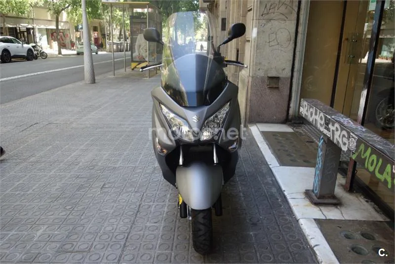 Suzuki Burgman 125 - Vista 12