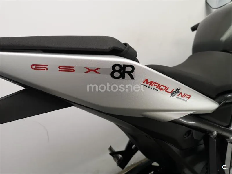Suzuki GSX-8R – Vista 12