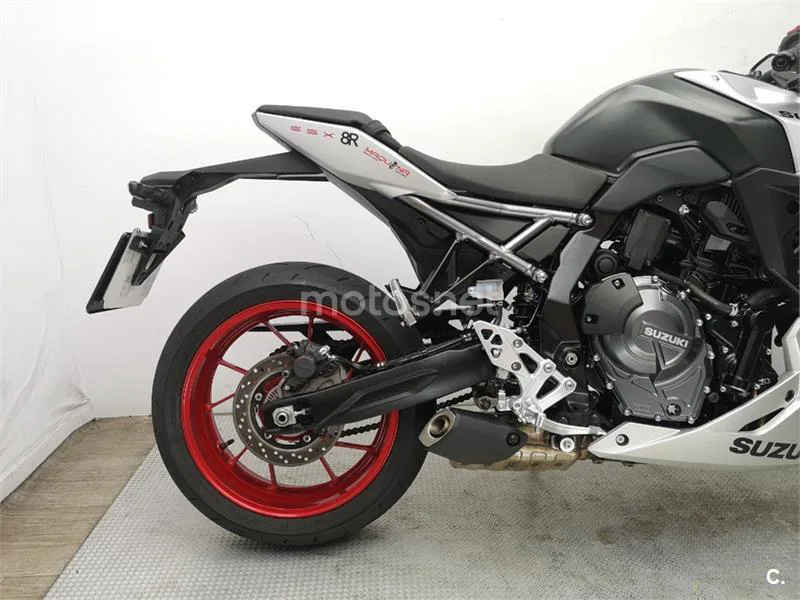 Suzuki GSX-8R – Vista 5