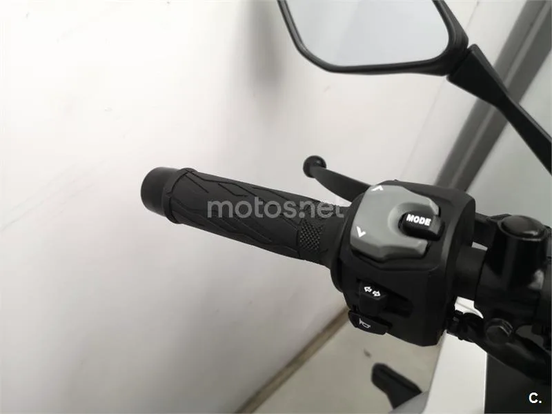 Suzuki GSX-8R – Vista 8