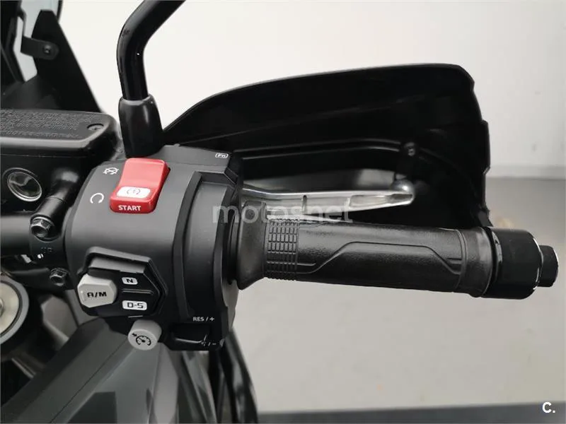 Honda CRF 1100L Africa Twin – Vista 8