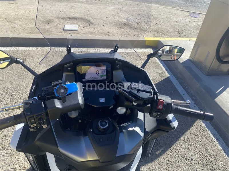 Honda Forza 750 – Vista 2