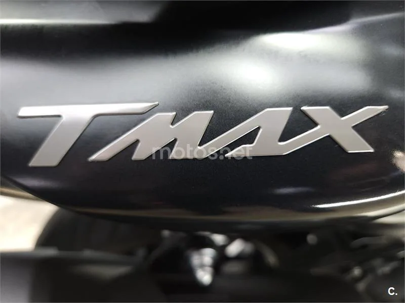 Yamaha TMAX – Vista 12