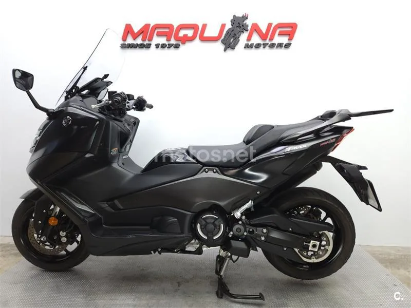 Yamaha TMAX – Vista 14